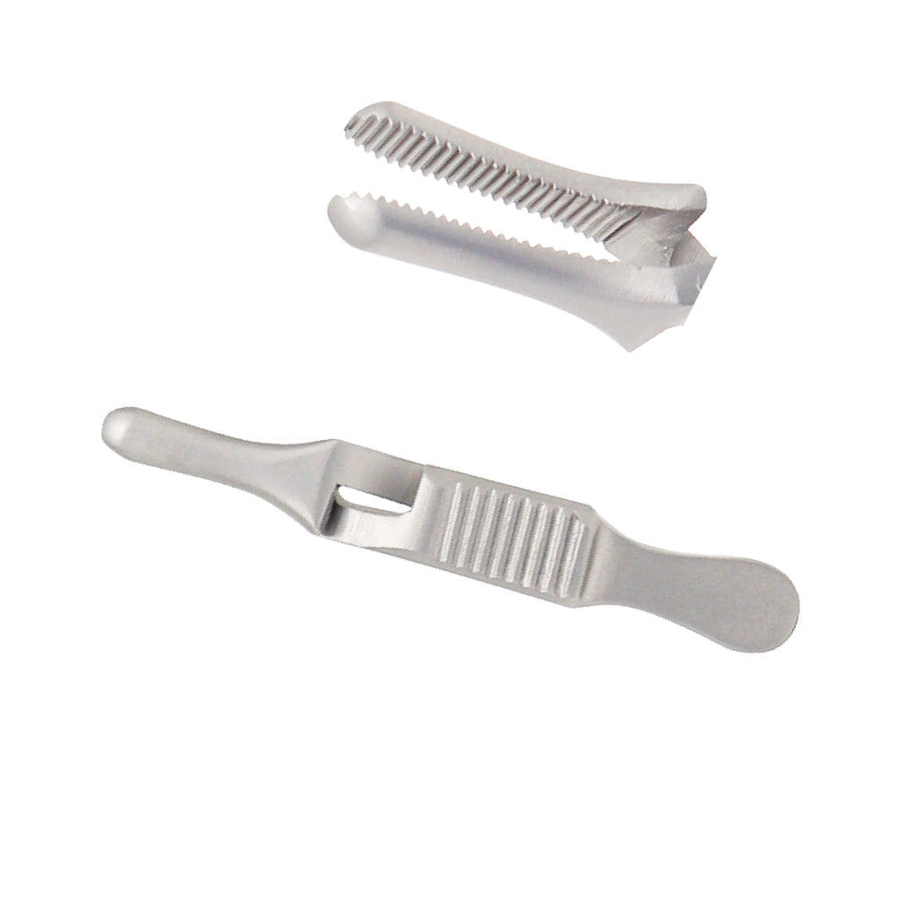 Dieffenbach Serrefine, Straight, overall length 4.5cm